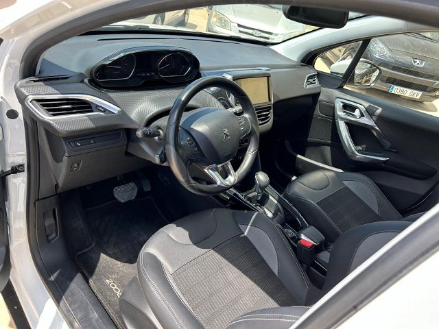  PEUGEOT 2008 ALLURE 1.2 E-THP AUTO SPANISH LHD IN SPAIN 23000 MILES SUPER 2018